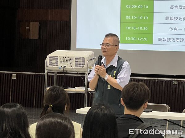 ▲台南市勞工局辦理大專青年公部門暑期工讀在職訓練,協助125名青年提升職場核心能力。(記者林東良翻攝,下同)