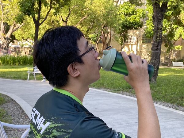 ▲高溫體感溫度飆破40度昏厥,彰化秀傳醫院家醫科主任李育慶警告,這是熱中暑要儘快送醫。(圖/彰化秀傳醫院提供)