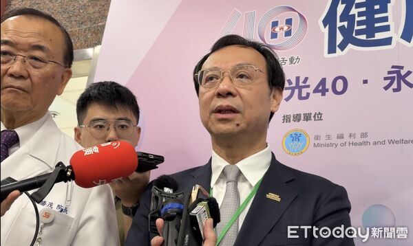 ▲▼衛福部長石崇良受訪談中聯油品案。(圖/記者洪巧藍攝)