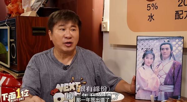 ▲胡瓜碰上四位女學生一起慶生。(圖/下面一位)