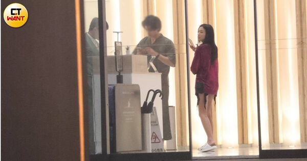 愛的直通車1/星二代游宇潼新對象曝光! 夜奔飯店會高帥男共處逾5小時至凌晨未離開