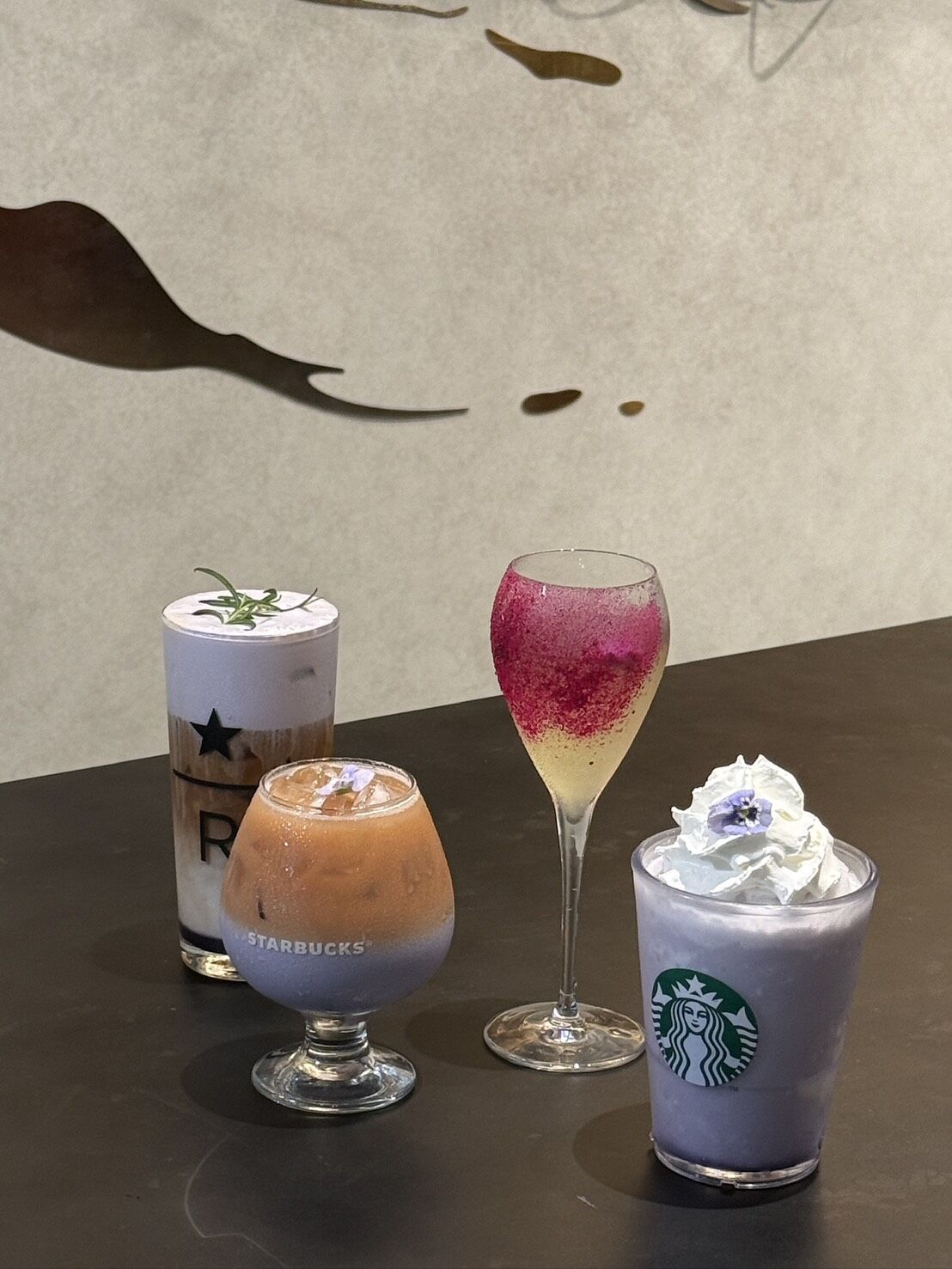▲星巴克DREAM PLAZA一周年推出限定飲品。(圖/業者提供)