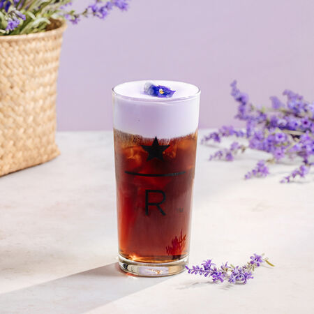 ▲星巴克DREAM PLAZA一周年推出限定飲品。(圖/業者提供)