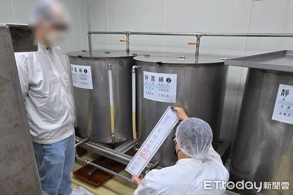 連淨公司自主通報苦茶油檢出苯駢芘不合格。(圖/新北市衛生局提供)