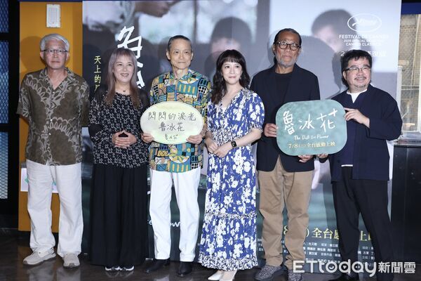 ▲▼李淑楨、曾淑勤《魯冰花》37週年大團圓特別場。左起美術指導張財銘、主題曲原唱曾淑勤、導演楊立國、主演李淑楨、攝影指導李屏賓、國家電影及視聽文化中心董事長褚明仁 。(圖/記者劉耿豪攝)