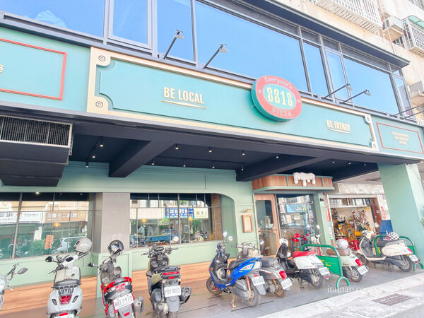 ▲8818 Pizza Restaurant 比薩屋南門店披薩炸雞套餐。(圖/《台南好FOOD遊》授權提供)