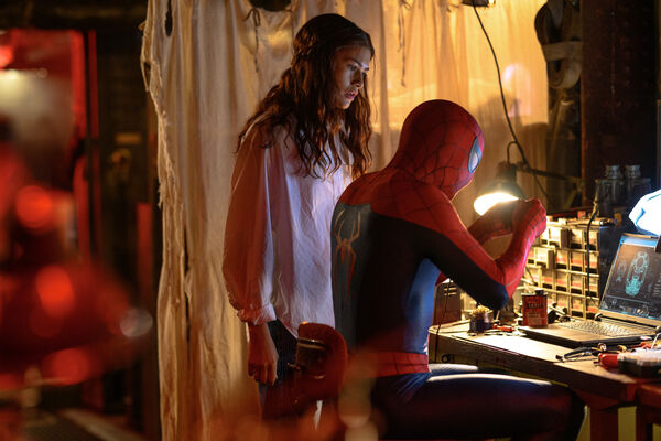 ▲《蜘蛛人:重生日》劇照,湯姆霍蘭德(Tom Holland)、千黛亞(Zendaya)。(圖/索尼提供)