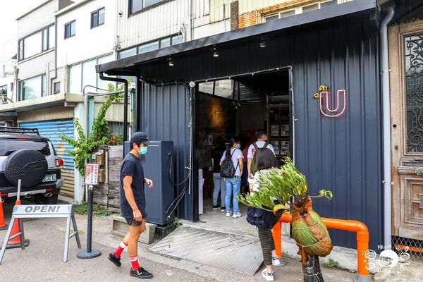 ▲▼公雞咖啡是北海岸人氣海景咖啡廳,飲料浮誇、菜單選擇多。(圖/《陳小可的吃喝玩樂》授權提供)