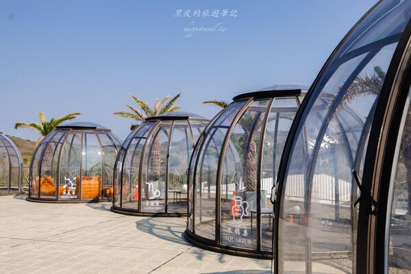 ▲▼恆春出火地質公園是墾丁近年新興景點,白天綠地公園、傍晚天然火焰交織。(圖/《黑皮的旅遊筆記》授權提供)