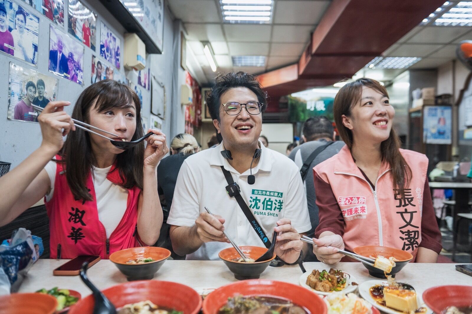 ▲▼沈伯洋前往饒河夜市拜票。(圖/沈伯洋競選辦公室提供)