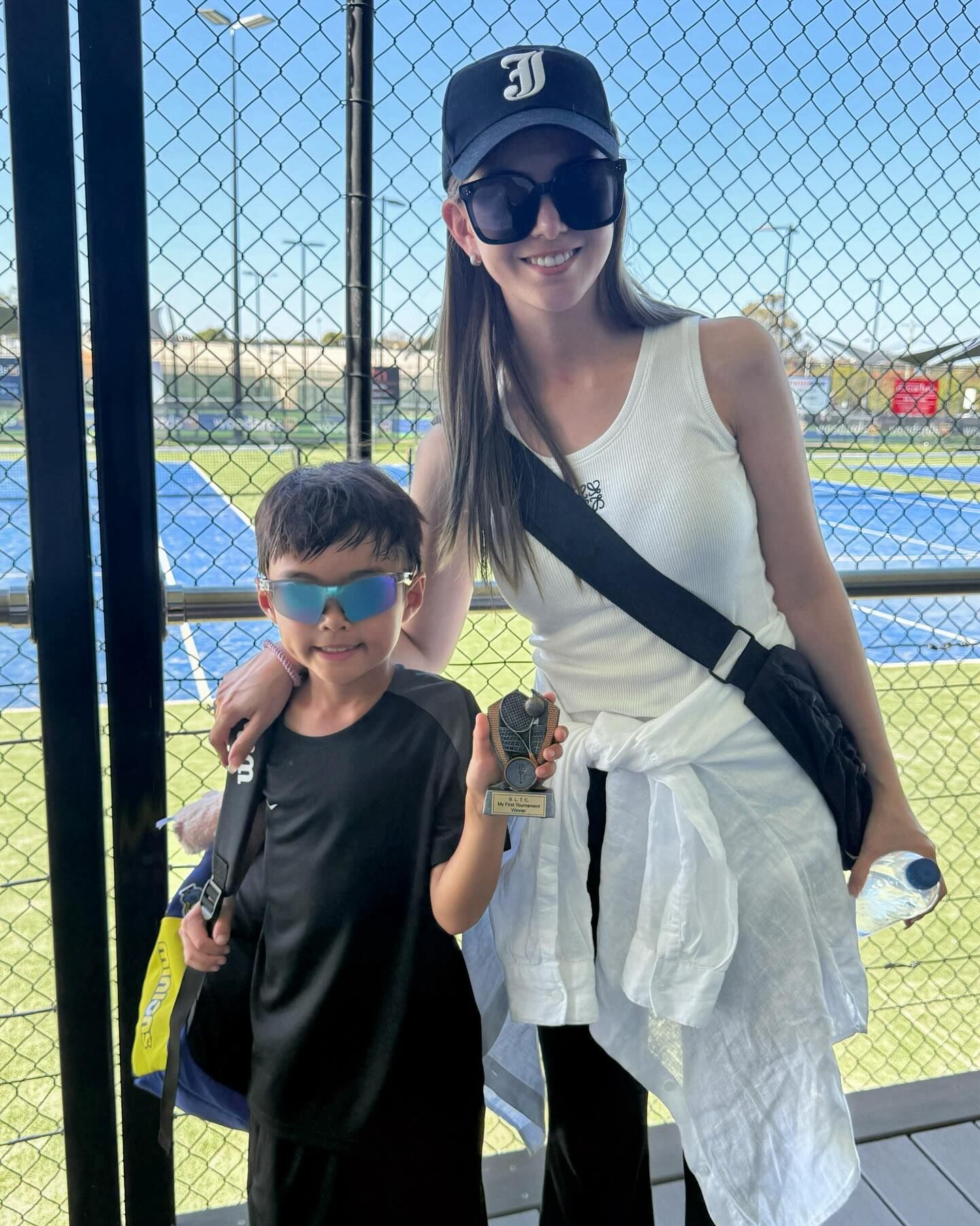 ▲▼昆凌爆8歲兒拜中醫為師「幫把脈神準」。(圖/翻攝自Instagram/hannah_quinlivan)