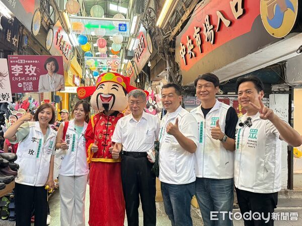 ▲▼柯文哲到新竹市合體議員候選人掃街站台。(圖/民眾黨提供)
