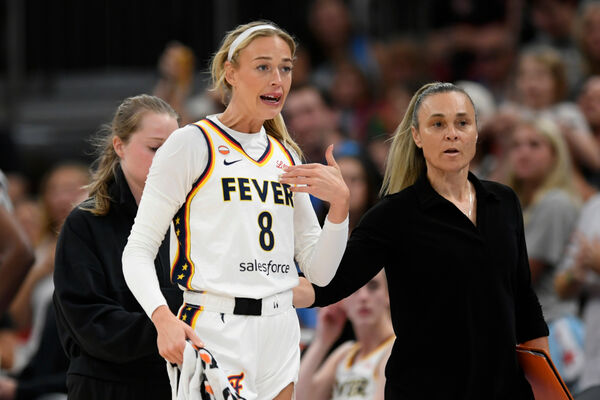 ▲WNBA康寧漢、卡林頓。(圖/達志影像/美聯社)