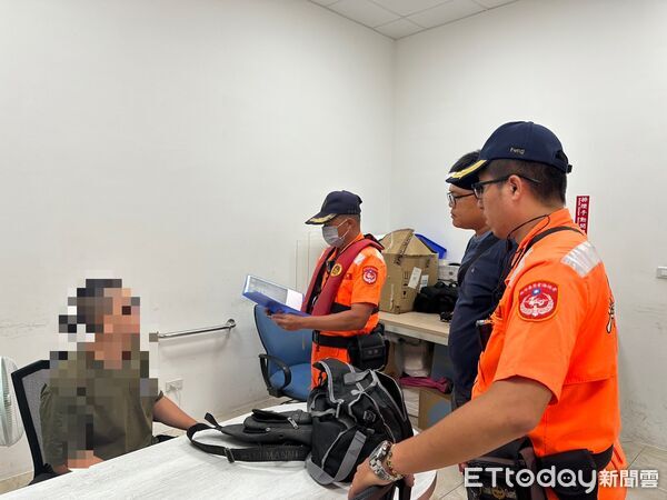 ▲海巡人員透過科技輔勤及跨機關聯繫掌握通緝犯動態,葉男尚未搭船即遭查獲。(圖/記者游瓊華翻攝)