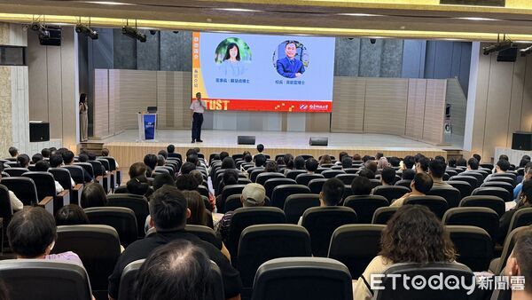 ▲南台科技大學舉辦115學年度新生說明會,實體及線上共吸引約650位新生與家長參與。(記者林東良翻攝,下同)
