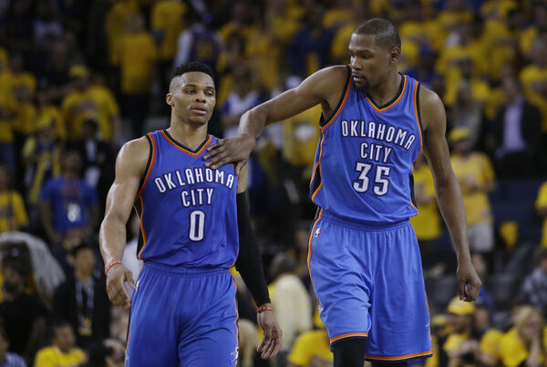 ▲衛斯布魯克(Russell Westbrook)、杜蘭特(Kevin Durant)。(圖/達志影像/美聯社)