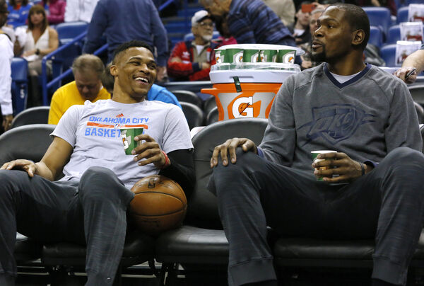 ▲衛斯布魯克(Russell Westbrook)、杜蘭特(Kevin Durant)。(圖/達志影像/美聯社)