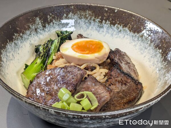 ▲久時拌麵。(圖/記者黃士原攝)