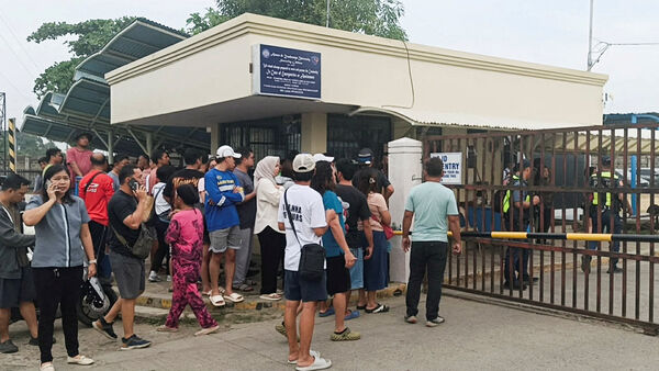 ▲▼ 菲律賓南部三寶顏市(Zamboanga)一所高中18日上午發生槍擊事件。(圖/路透)
