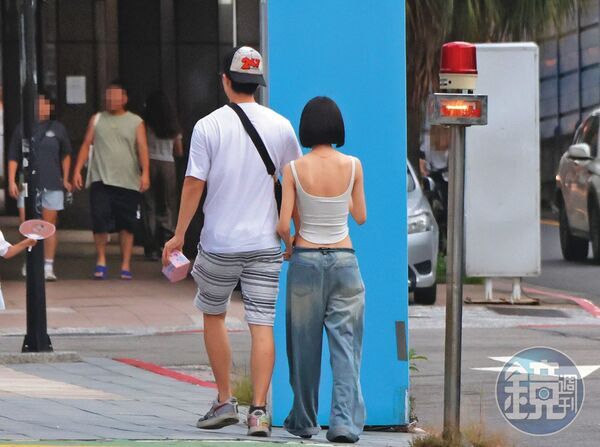 官司纏身也要愛1/等電梯從後環抱微頂撞 孫安佐緊黏女友熱戀藏不住
