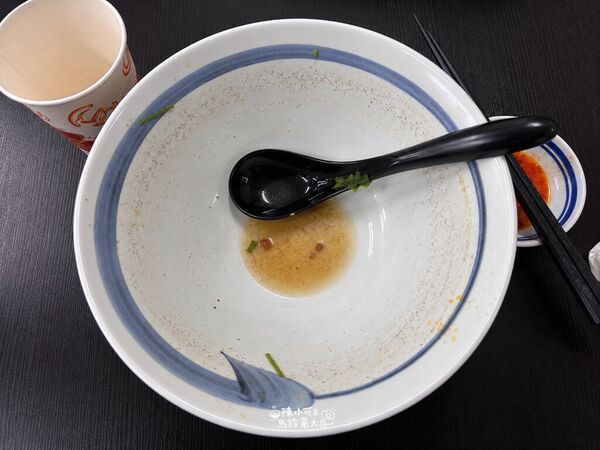 ▲▼哞哞の店牛肉麵與內用環境實拍。(圖/《陳小可的吃喝玩樂》授權提供)