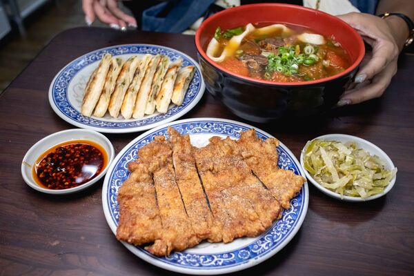 ▲▼台北多間人氣牛肉麵店家整理,涵蓋清燉、紅燒、川味等不同流派。(圖/《美熊很愛吃》授權提供)