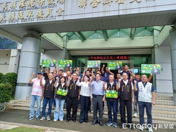 ▲▼ 太保市長鄭淑分率「顧太保團隊」浩大登記 18里近300幹部力挺拚全額當選 。(圖/記者翁伊森攝)