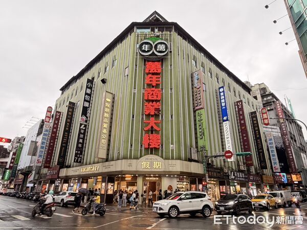 ▲▼ 西門町,萬年大樓 。(圖/記者項瀚攝)