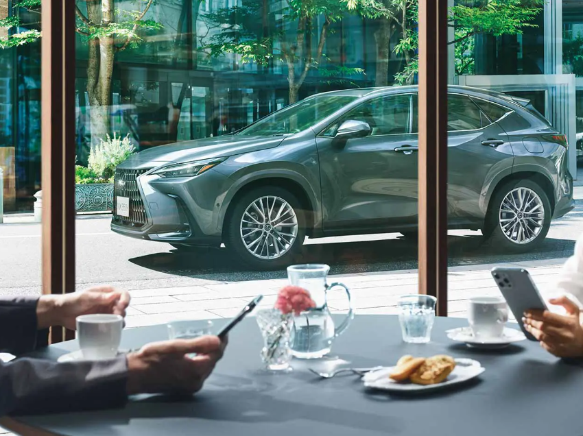 ▲現行款LEXUS UX即將功臣身退,日本官網公告明年2月劃下句點。(圖/翻攝自LEXUS)
