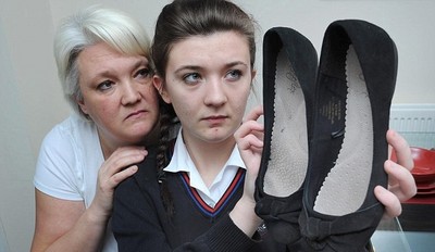 女學生被遣送回家，因為..鞋子不夠亮