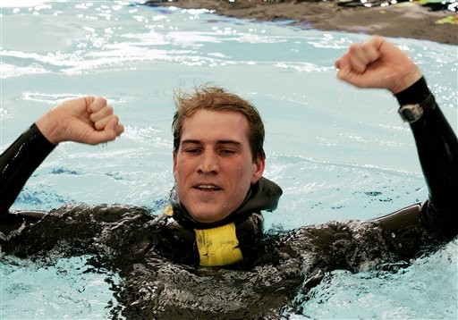 人鱼王子超猛!德国男水中憋气创世界纪录
