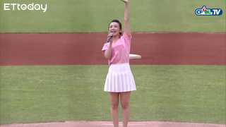 清甜女神吳婉君與蕾娜執行長林慈祺為比賽開出好球 | 06_22 富邦 vs Lamigo 賽前