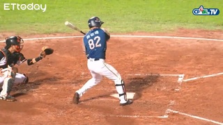 楊家維輕輕一跳接殺黃敬瑋擊出的強勁平飛球 | 06_26  Lamigo vs 統一 四局上