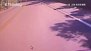 (無標) 逆向撞遊覽車