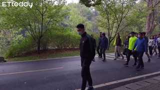 記者晨跑巧遇「大喊馬前總統」　馬英九：我還沒準備吃小吃　