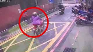 新北婦巷內騎腳踏車自摔　倒路中慘遭休旅車輾斃