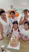 《爸爸去哪兒》小泡芙11歲了！　劉畊宏一家5口齊聚：快樂地長大吧