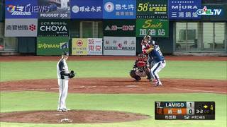 07/11 Lamigo vs統一四上，林泓育遭三振後，王柏融盜壘失敗形成雙殺局面