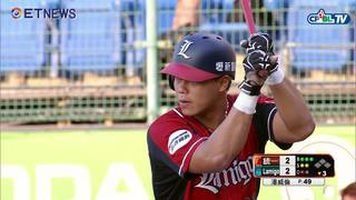 07-23 統一 vs Lamigo 三局下，潘威倫沒收投手前強勁滾地球