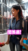 【很羨慕】李多慧緊牽小粉絲問幾歲　聽2020年生驚呼：我也要！