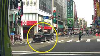 北市重慶南路一段嚴重車禍