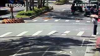 北市重大車禍！救護車撞機車　騎士送醫不治