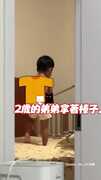 【忘喝孟婆湯？】2歲弟轉棍子技巧太神了XD