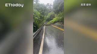 北宜公路樹倒「打橫卡路中」！　雙向封閉交通中斷