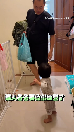 【戲精女兒出沒】軍人爸收假女兒大哭…媽發現破綻爆笑