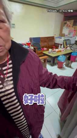 【沒人跟偶搶阿嬤了】孫女離家前道別...胖貓一臉不屑送客