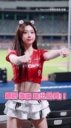 【娜妍跳一半跌倒】驚恐表情全被拍　下一秒反應超可愛❤