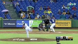 08/27 富邦 vs 兄弟 四局上，李宗賢擊出游擊滾地球，吳東融一個小跳躍，傳一壘刺殺打者
