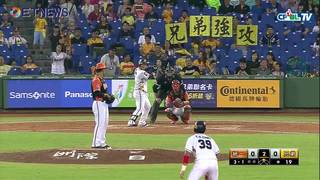 10/01 統一 VS 兄弟 二局上，陳子豪擊出二壘安打，帶有一分打點