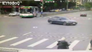 北市三重客運左轉疑未注意行人　76歲老婦頭部重創亡